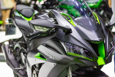 Bangkok Tayland: - 8 Aralık 2017: motosiklet kawasaki ninja, haber modern yeni tasarım teknoloji ve lüks açık