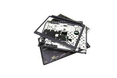 Dükkanı onarım kırık eski bilgisayar laptop ve defter gürültüyle çarpmak konsept dizüstü bilgisayar içinde sökülmesi.