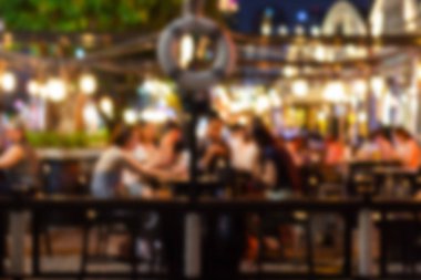 soyut bulanıklık görüntü bir sürü insan mutlu ve huzurlu bir restoran ve atmosfer Festivali gece eğlence keyfini..