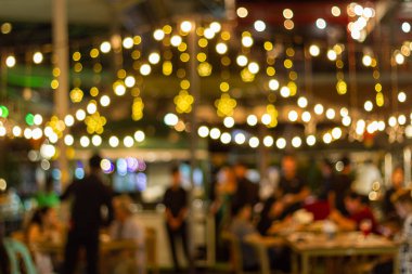 soyut bulanıklık görüntü bir sürü insan mutlu ve huzurlu bir restoran ve atmosfer Festivali gece eğlence keyfini..