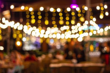 soyut bulanıklık görüntü bir sürü insan mutlu ve huzurlu bir restoran ve atmosfer Festivali gece eğlence keyfini..