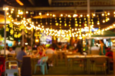 soyut bulanıklık görüntü bir sürü insan mutlu ve huzurlu bir restoran ve atmosfer Festivali gece eğlence keyfini..