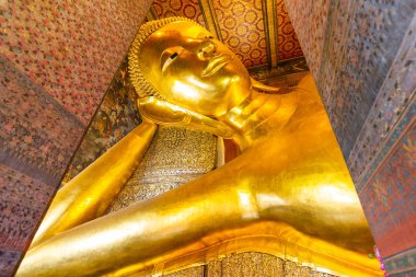 En eski tapınak olduğu gibi Wat Pho Wat Pho veya resmi adıdır bir çift Wat Pho - her gün ziyaretçilere açık olan ziyaretçiler ile popüler bir ev.