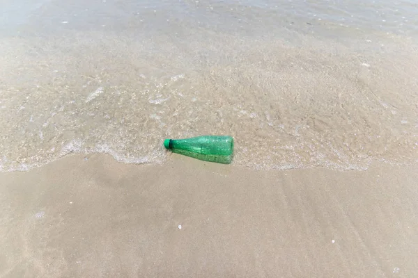 Lixo Garrafas Plástico Resíduos Sujos Uma Praia Ásia Tailândia — Fotografia de Stock