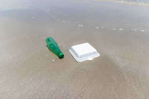 Müll Und Plastikflaschen Schaum Und Schmutz Strand Thailand Umweltschutzkonzept — Stockfoto