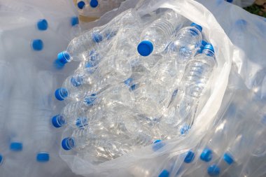 plastik şişeler, plastik şişe boş geri dönüşüm kavramı kullanılan 