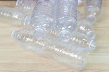 plastik şişeler, Kavram Plastik şişe kullanımı azaltmak yeniden, Boş kullanılan plastik şişe geri dönüşüm 