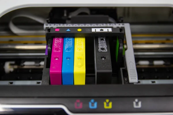 Cartuccia a getto d'inchiostro per stampante a colori — Foto Stock