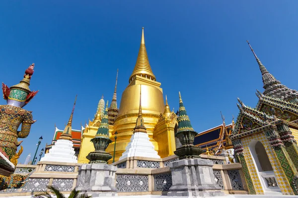 Wat Phra Kaew, Thailand he most important Buddhist temple in Tha — Stock Photo, Image