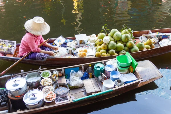 Damnoen saduak mercado flotante, Tailandia —  Fotos de Stock