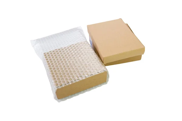 Pęcherzyki pokrywające pudełko folią bąbelkową dla produktu ochronnego — Zdjęcie stockowe