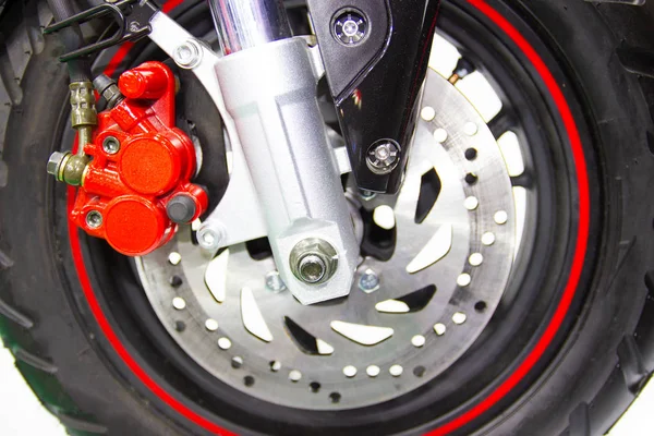 Gros plan - rayons de roue et disque de frein d'une moto — Photo