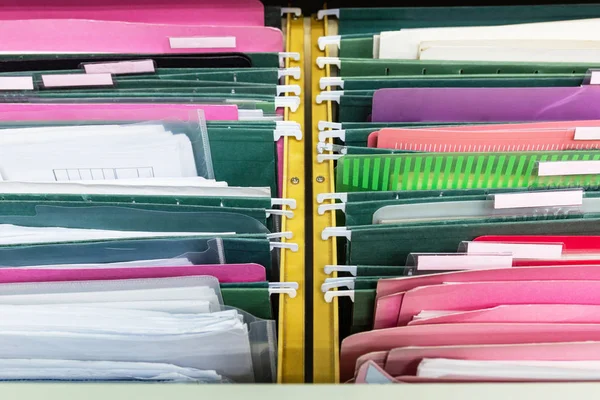 Fichiers document de dossiers suspendus dans un tiroir dans un ensemble — Photo
