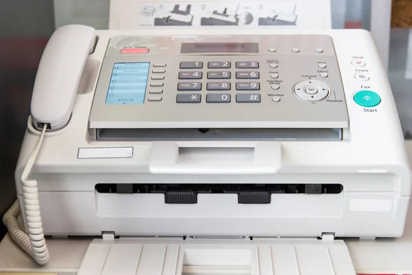 Faxgerät im Büro — Stockfoto