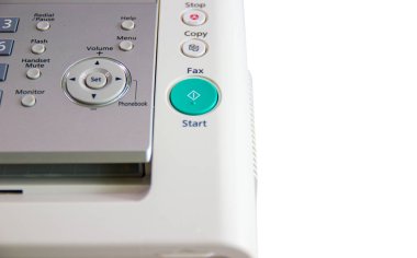 Ofis belgeleri göndermek için Faks makinesi
