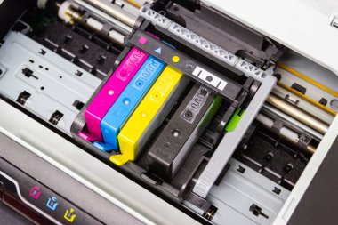 Yazıcıdaki renkli yazıcı inkjet kartuşu, 
