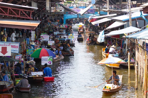 Damnoen saduak mercado flotante, Tailandia — Foto de Stock