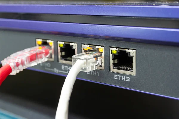 Kabel jaringan untuk menyambung port Lan — Stok Foto
