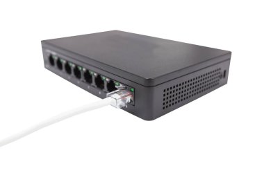 Siyah anahtar 8 port gigabit izole beyaz arka plan cihazı 