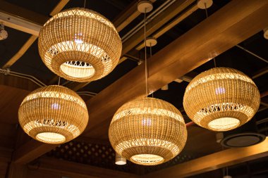 Tayland 'da asılı fener bambudan yapılma Tayland Lanna stili dekorasyon için