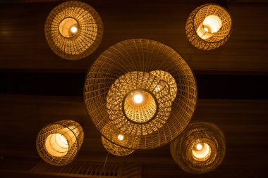 Tayland 'da asılı fener bambudan yapılma Tayland Lanna stili dekorasyon için