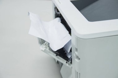 Kağıt A4 Yazıcıda Ofiste, konsept onarım yazıcısı