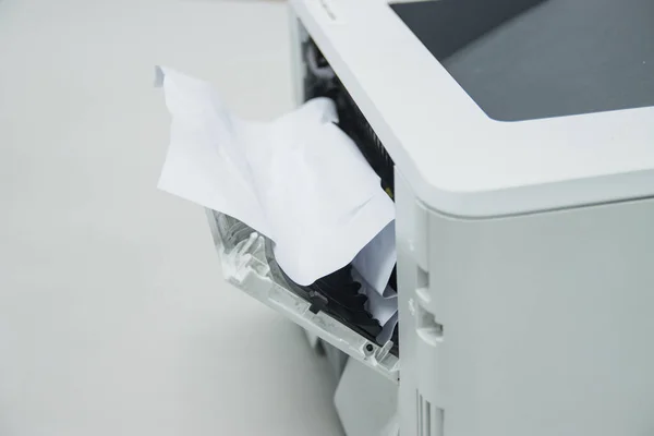 Papír Zastrčený Tiskárně Kanceláři Koncept Opravy Tiskárny — Stock fotografie