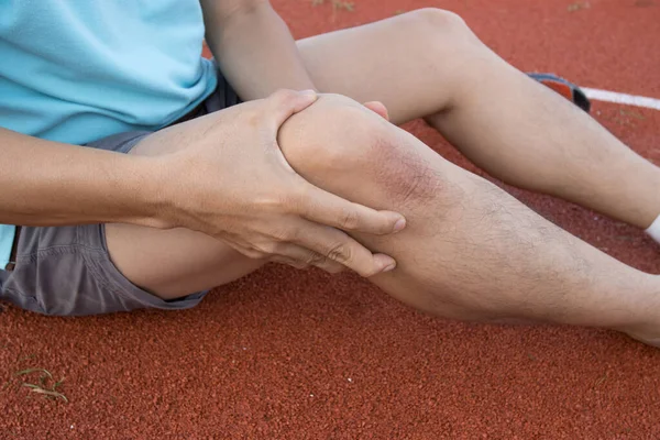Tendon Knee Joint Problems Man Leg Exercise Stadium — Stock Photo, Image