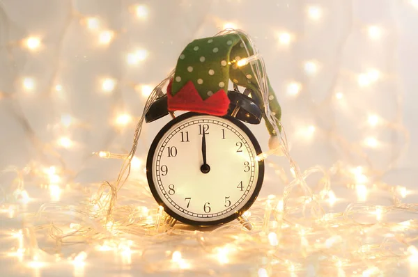 New Year Alarm Clock Green Xmas Hood Top Midnight Festive — Stock Photo, Image