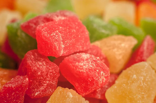 Tumpukan manis berwarna-warni lezat permen buah. Tembakkan makro — Stok Foto
