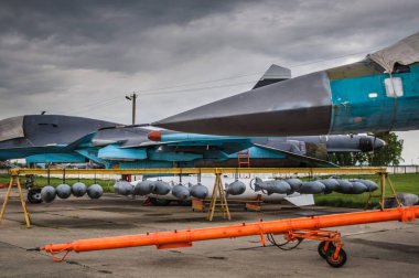 Rus askeri savaş uçağı su-34 kapalı havaalanında