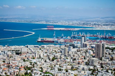 Büyük şehrin mimarisi.