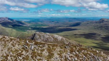Errigal, İrlanda 'nın Donegal ilçesindeki Gweedore yakınlarında 751 metrelik bir dağ. Errigal, Glenveagh Ulusal Parkı yakınlarındaki County Donegal 'daki en uzun dağ zirvesi.