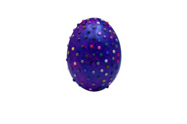 Paskalya yumurtası resmi dikey boncuklar ile dekore edilmiştir.