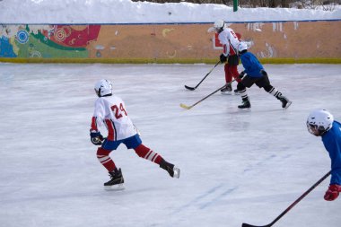 buz üstünde buz hokeyi oyuncuları