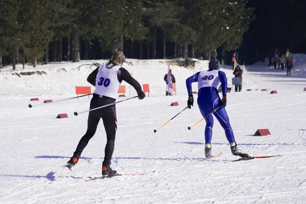 Sport Atleten Veel Plezier Tijdens Het Skiën Winter Hellingen Van — Stockfoto