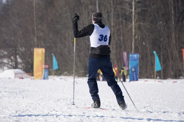Ziel Der Skifahrer Ist Schnell Und Sicher Wie Möglich Ins — Stockfoto