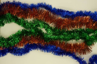 Yeni yıl tüylü cicili folyo kırmızı mavi sarı çiçek