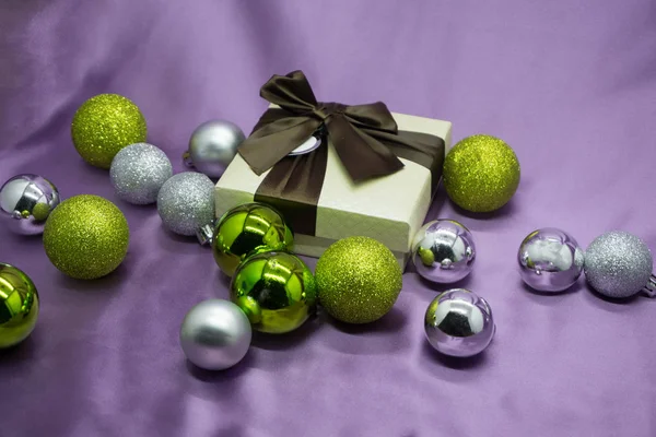 Altın hediye kutuları arka plan üzerinde