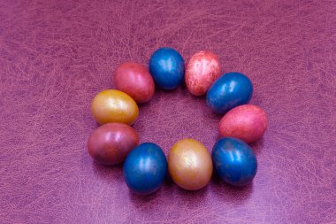 arka plan - Paskalya yumurta saman içinde