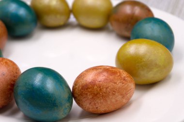 Paskalya Tavşanı peçeteli güzel Paskalya sofrası.