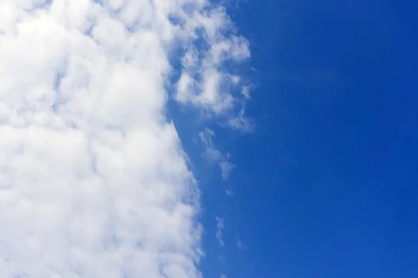 Hermosa Reflexión Abstracta Atardecer Cielo Azul Oscuro Noche Más Nublado — Foto de Stock