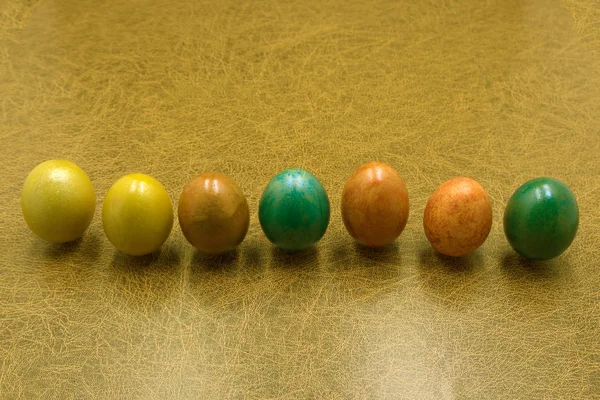 Vista Superior Huevo Pascua Pintura Colores Durante Pascua Fondo Marrón — Foto de Stock