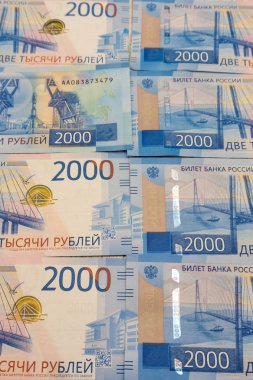 Yeni banknotlar 2000 ruble değer arka plan