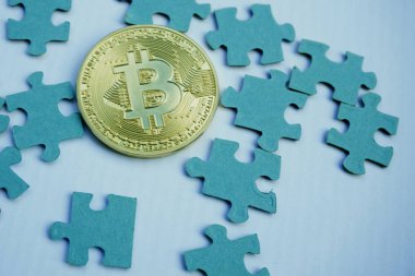 Altın bitcoin ve bulmacalar