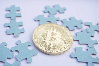 Altın bitcoin ve bulmacalar