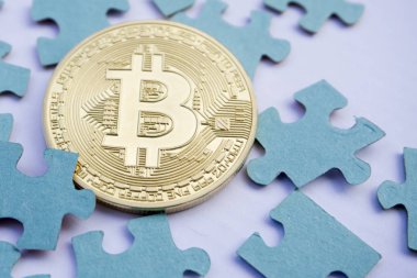 Altın bitcoin ve bulmacalar