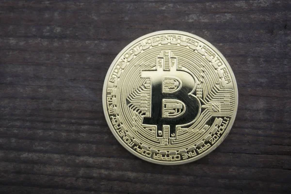 Bitcoin Dorado Sobre Fondo Madera — Foto de Stock