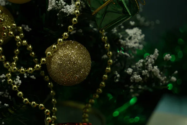 圣诞树背景与闪光 — 图库照片