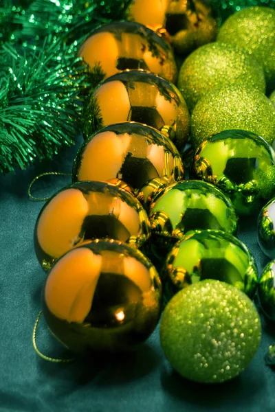 Juguetes Navidad Diferentes Colores Globos Regalos Máscara Reno Sobre Fondo — Foto de Stock